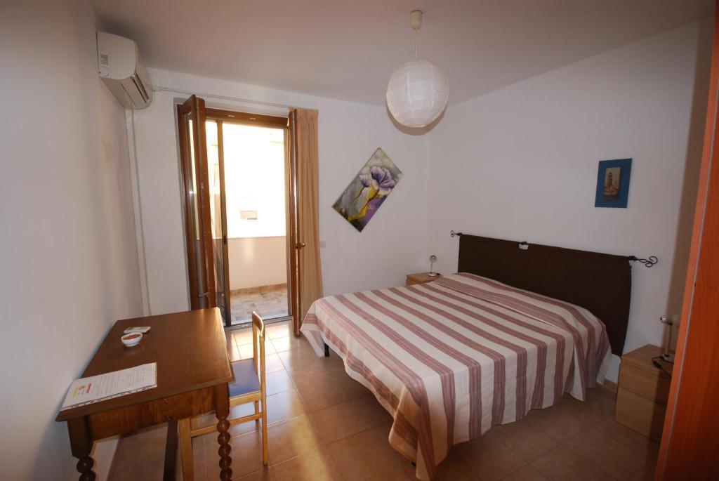 Babbai Giommi Bed & Breakfast Алгеро Стая снимка